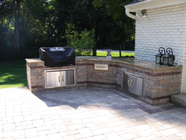 Mequon Outdoor Kitchen Installation